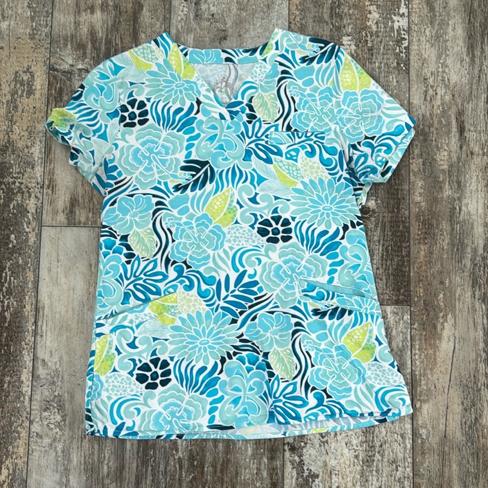 Women’s scrub top